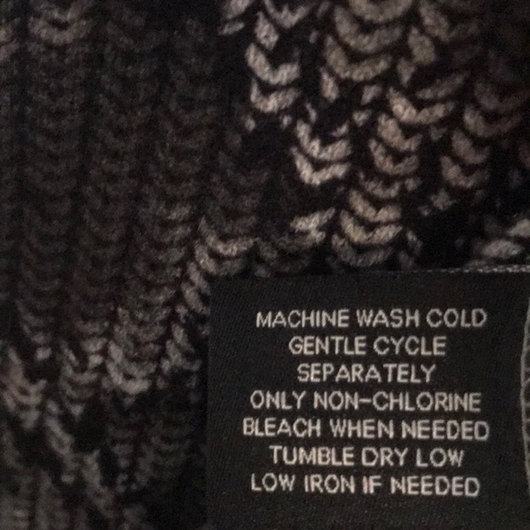 View by Walter Baker 2x Long Tunic Blouse/Dress - Picture 6 of 6